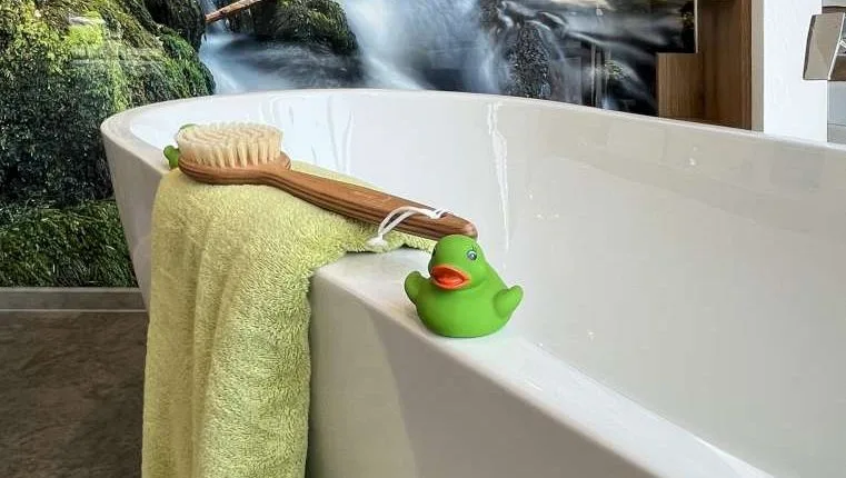 **GEFUNDEN**  ____ Hurra! Wir suchen einen Kollegen im Verkauf Badmöbel (m/w/d)